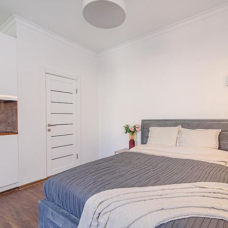 Ferienwohnung Welcoming Studio In Historic Vilnius With Free Parking By Urban Rent Exterior foto