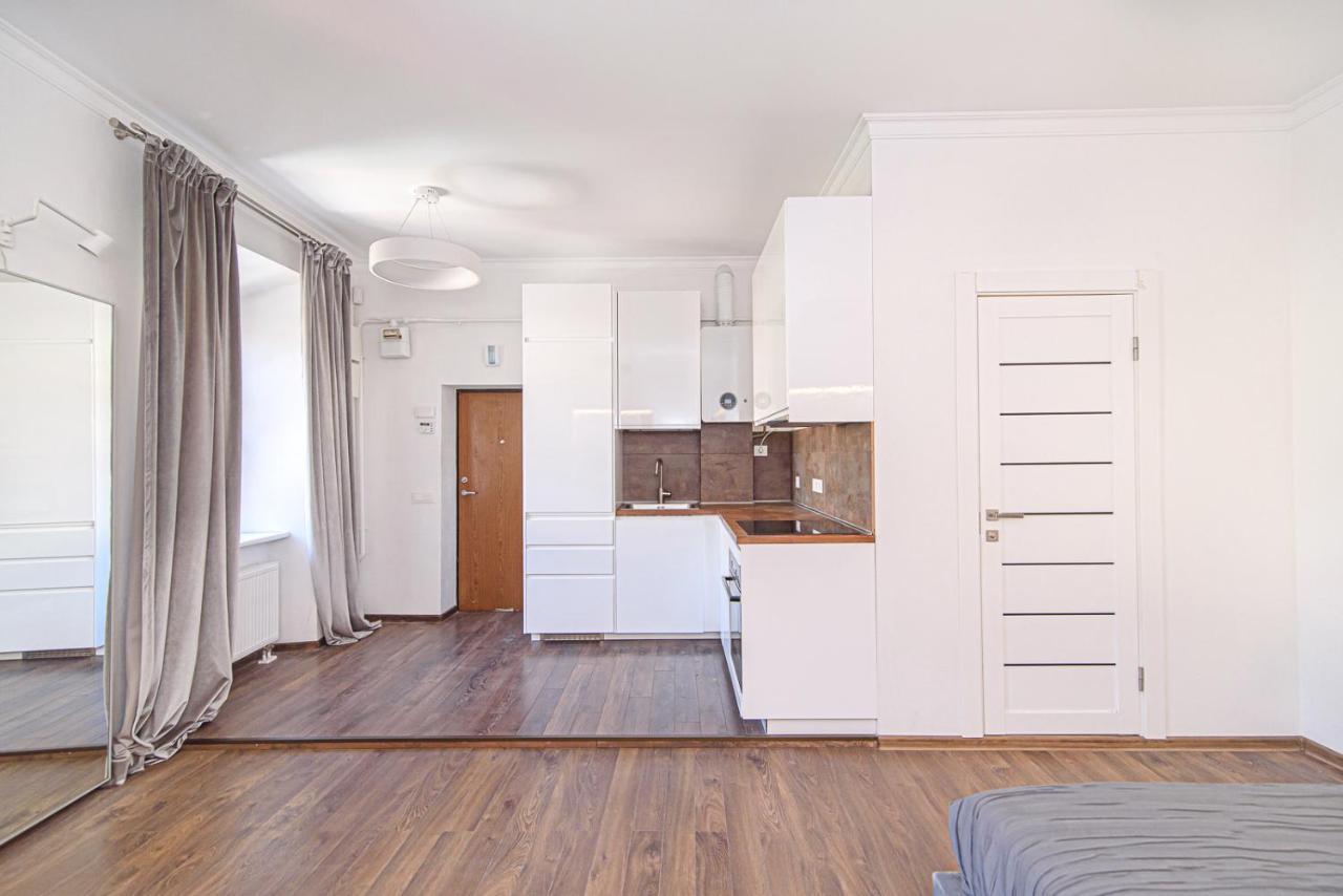 Ferienwohnung Welcoming Studio In Historic Vilnius With Free Parking By Urban Rent Exterior foto