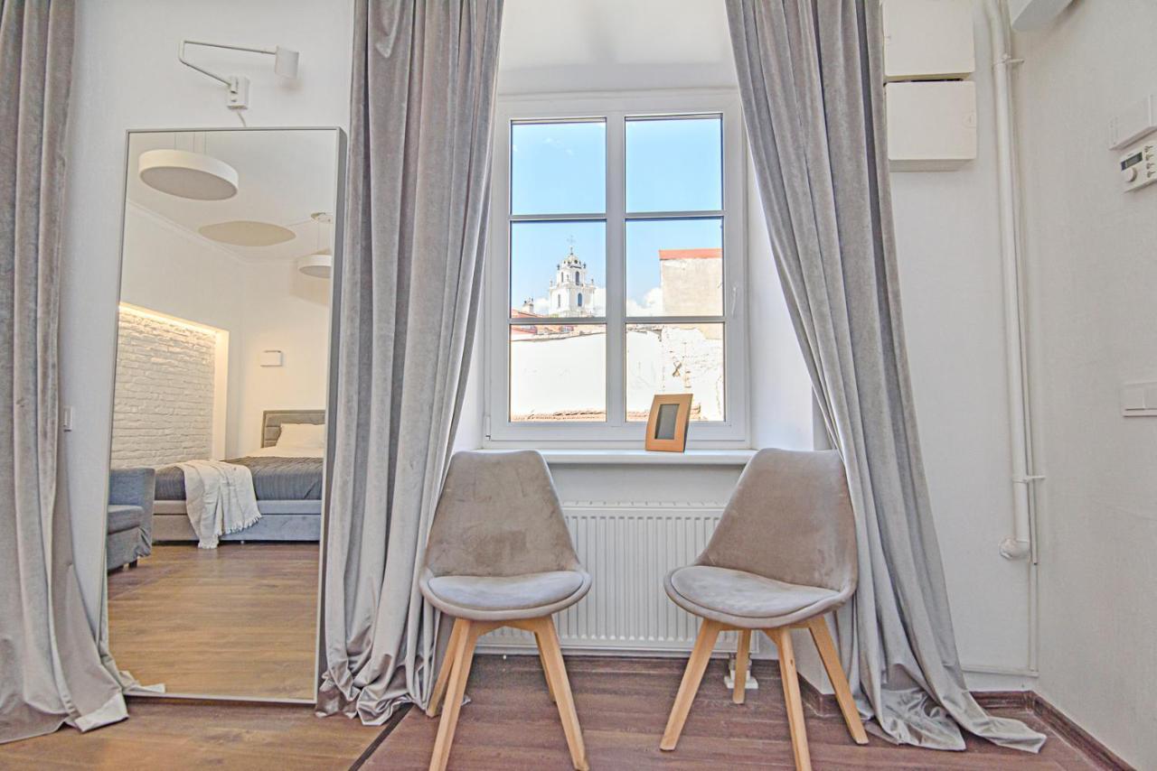 Ferienwohnung Welcoming Studio In Historic Vilnius With Free Parking By Urban Rent Exterior foto