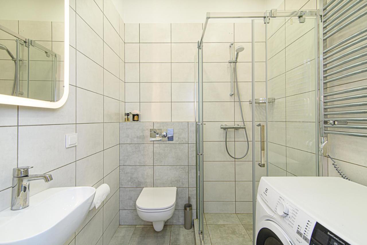 Ferienwohnung Welcoming Studio In Historic Vilnius With Free Parking By Urban Rent Exterior foto